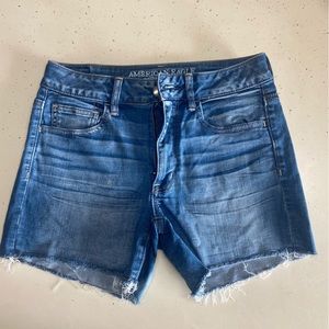 AEO Raw Hem Jean Shortie -Size 6